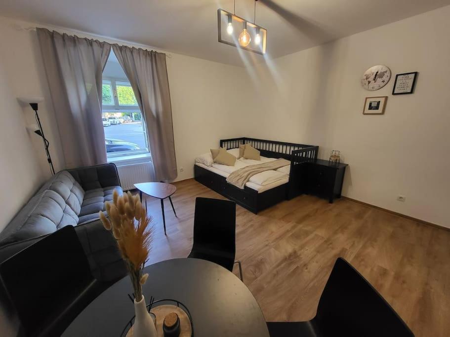 Apartment Exklusive Gartenwohnung *