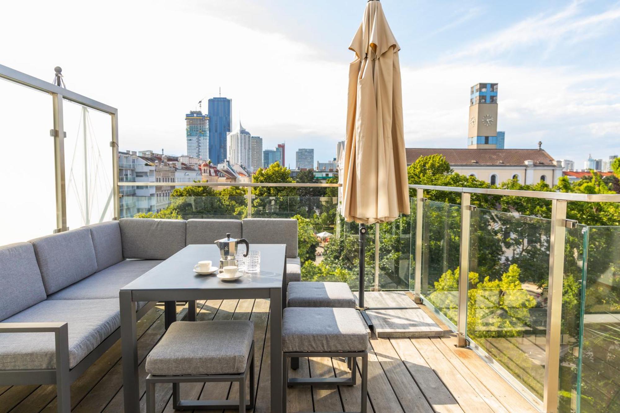 Apartment Skyline Mit Terrasse Close To Lakes
