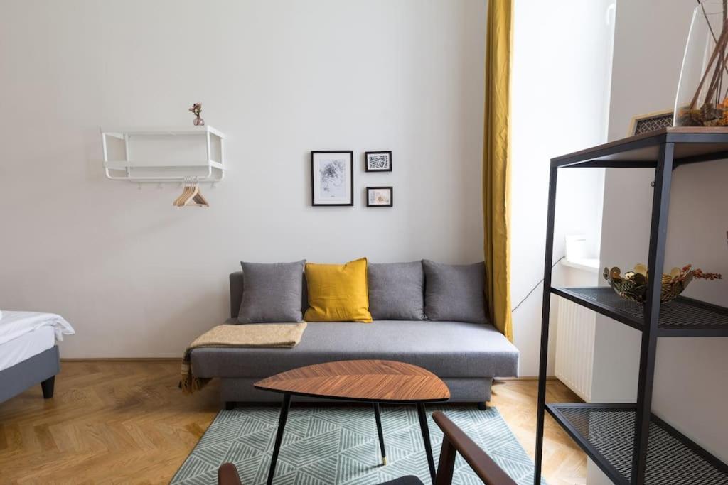 Apartment Josef's I Near Center