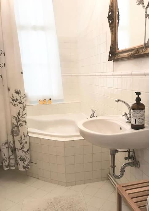 Wiener Altbauwohnung Apartment Vienna