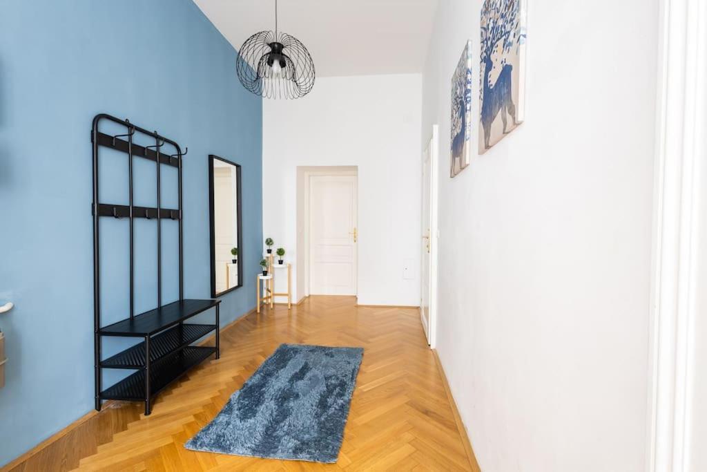 The Blue Near The U2 Apartment Vienna