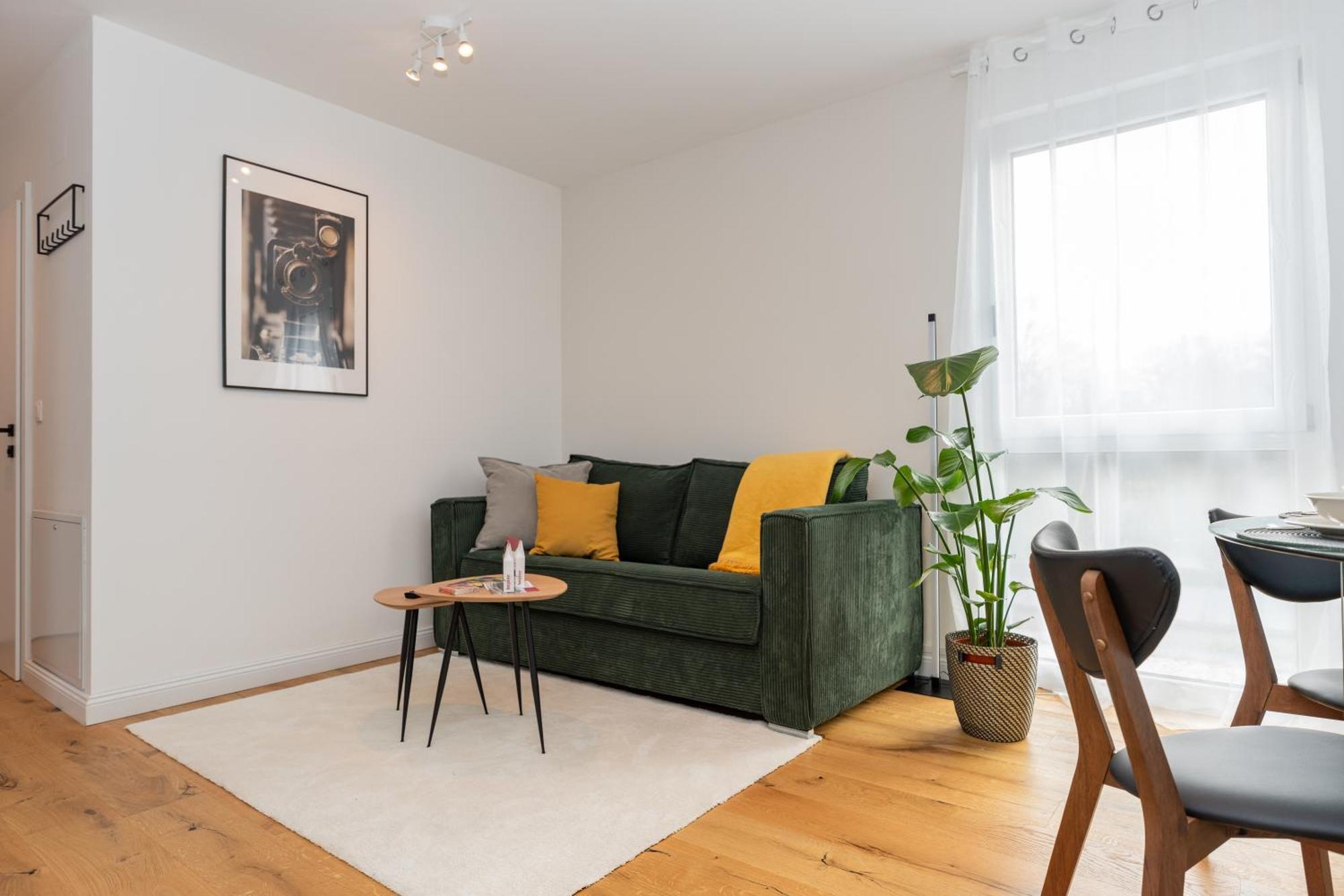 Noblenest: Terrasse - Netflix - Kaffee Apartment *