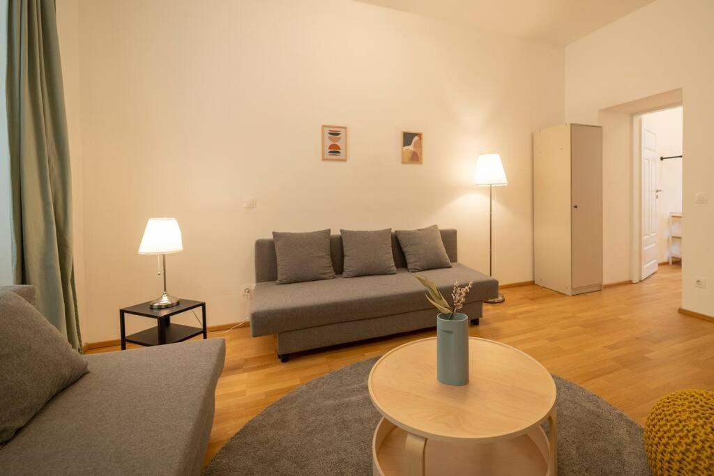 Apartment Spacious Mitten In