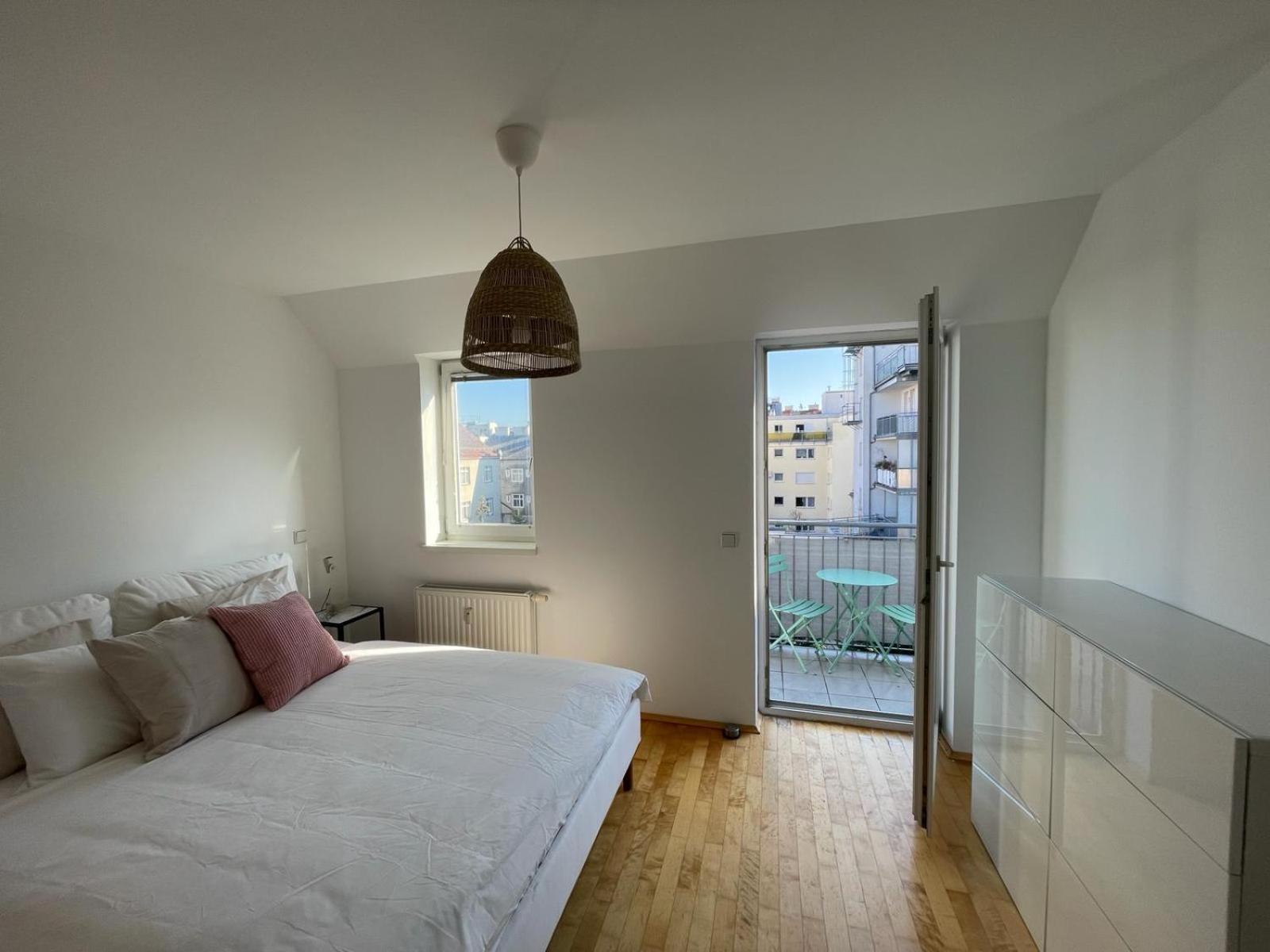 Apartment Traumwohnung Mit Balkon Im 17 Vienna