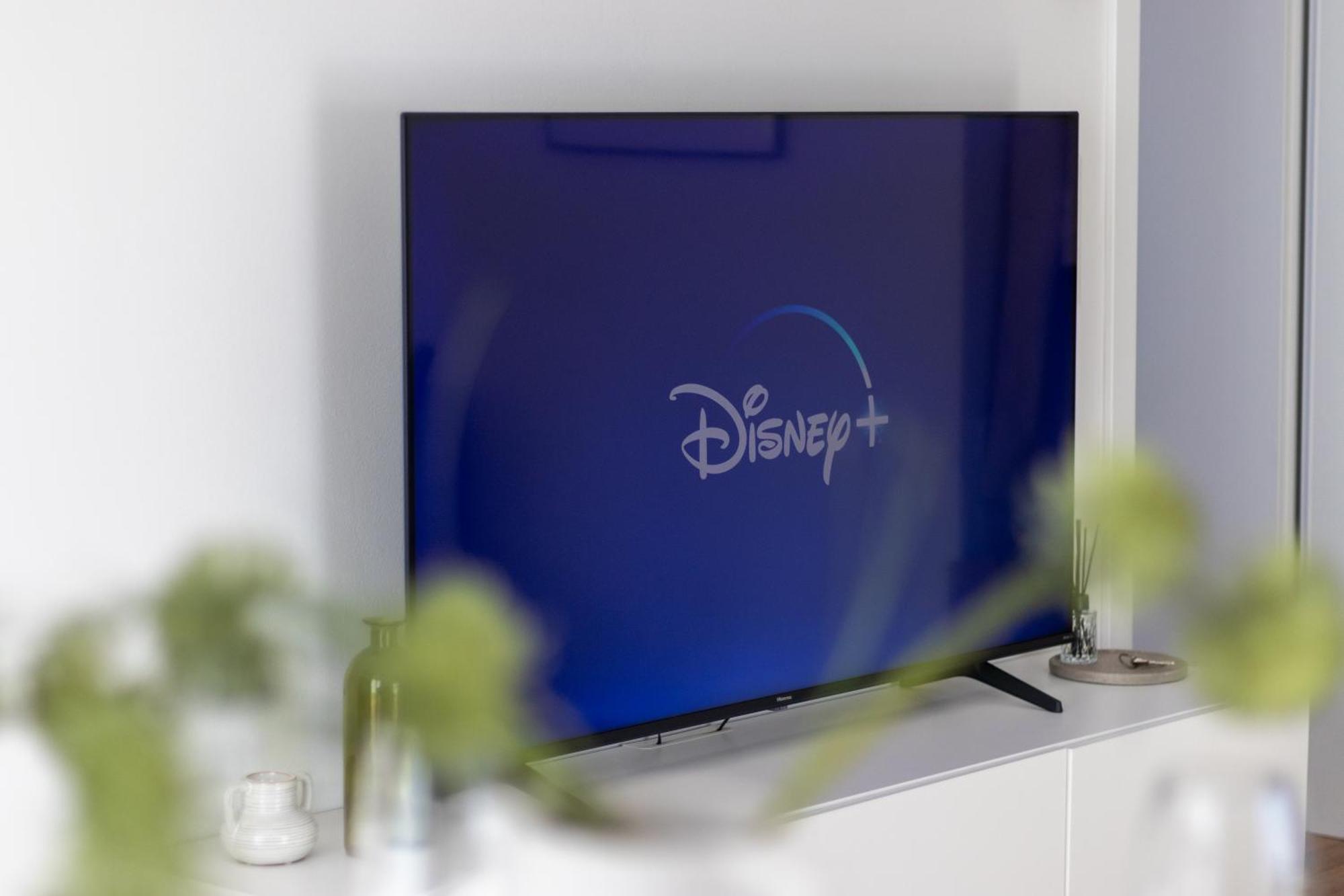 Noblenest: Terrasse - Netflix - Kaffee Apartment *