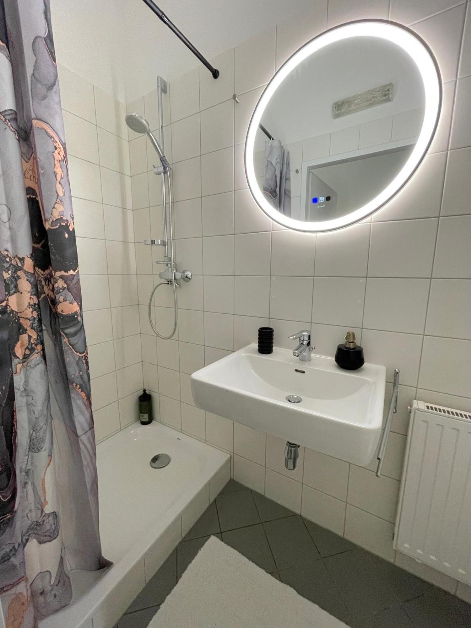 Authentic Near The Centre Apartment