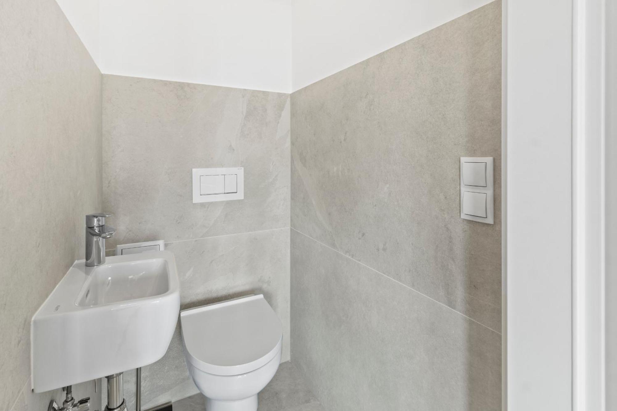 Feelhome-balkon-zentrum-6 Gaeste-wifi-smart Tv Apartment Vienna