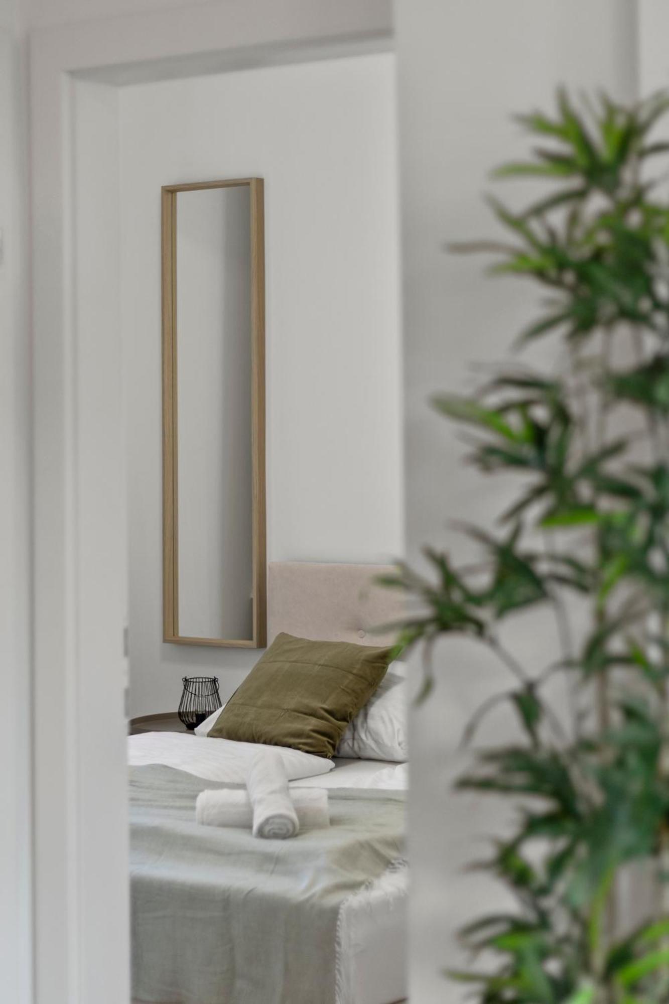 Feelhome-balkon-zentrum-6 Gaeste-wifi-smart Tv Apartment Vienna
