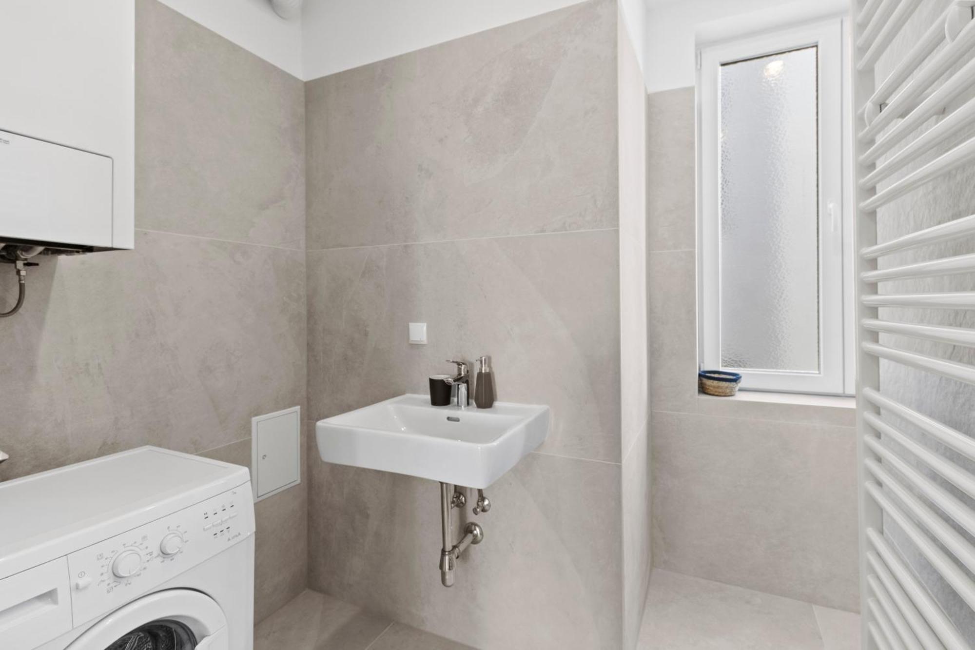 Apartment Feelhome-balkon-zentrum-6 Gaeste-wifi-smart Tv Vienna