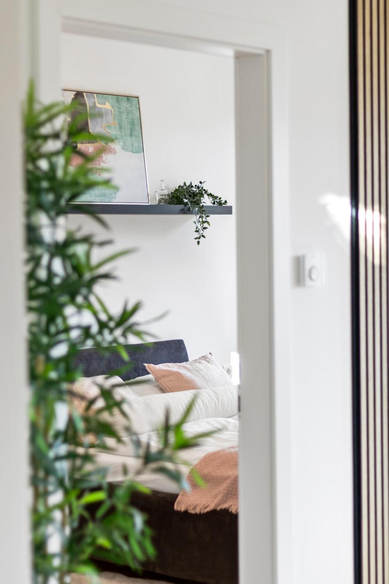 Feelhome-balkon-zentrum-6 Gaeste-wifi-smart Tv Apartment