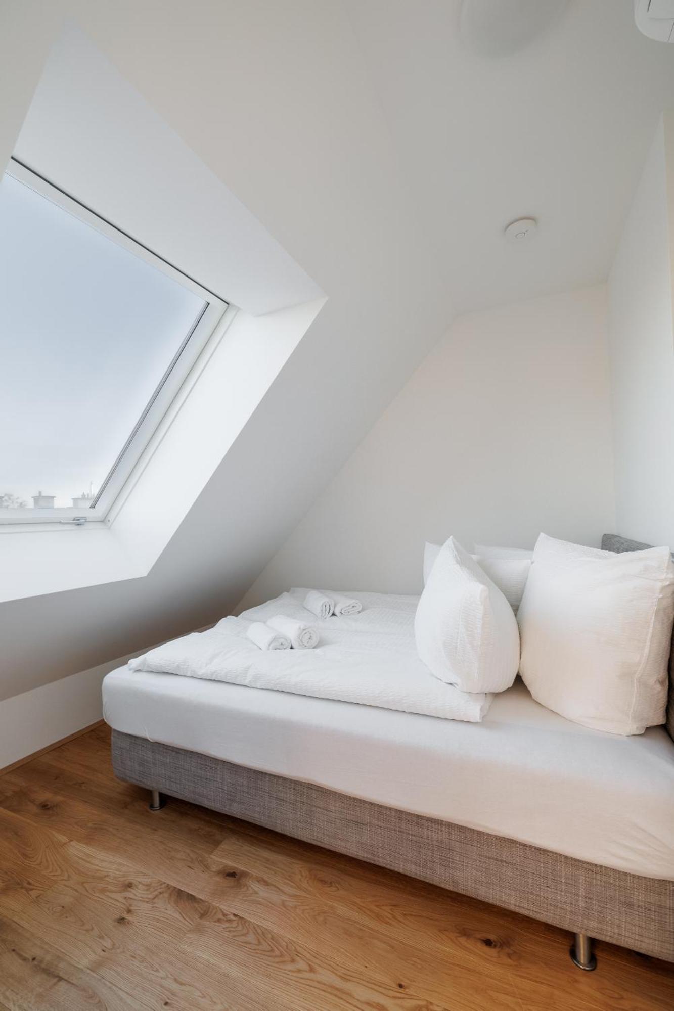 Symphony 41 - Modern Loft With Terrace And Grill In Location