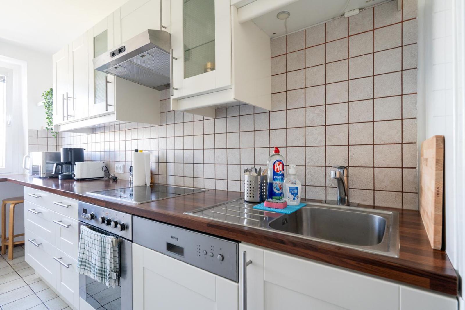 Two Bedrooms - 85 Squaremeters - 4 Min To U6 Dresdner Str *