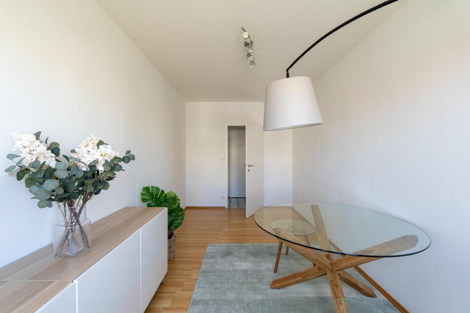 Two Bedrooms - 85 Squaremeters - 4 Min To U6 Dresdner Str Wien