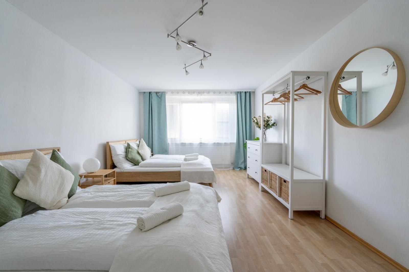 Two Bedrooms - 85 Squaremeters - 4 Min To U6 Dresdner Str Apartment Wien