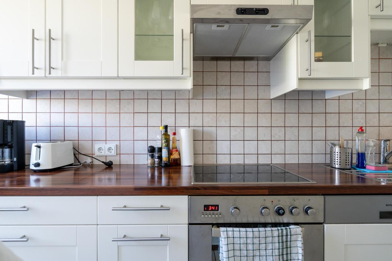 Two Bedrooms - 85 Squaremeters - 4 Min To U6 Dresdner Str Wien