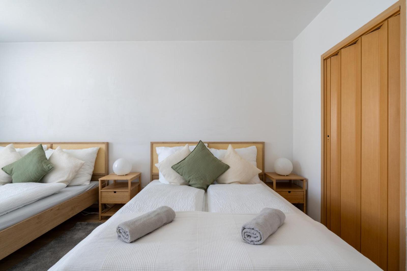 Two Bedrooms - 85 Squaremeters - 4 Min To U6 Dresdner Str Wien