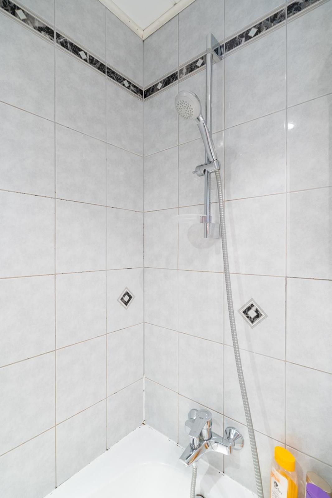 Two Bedrooms - 85 Squaremeters - 4 Min To U6 Dresdner Str Apartment Wien
