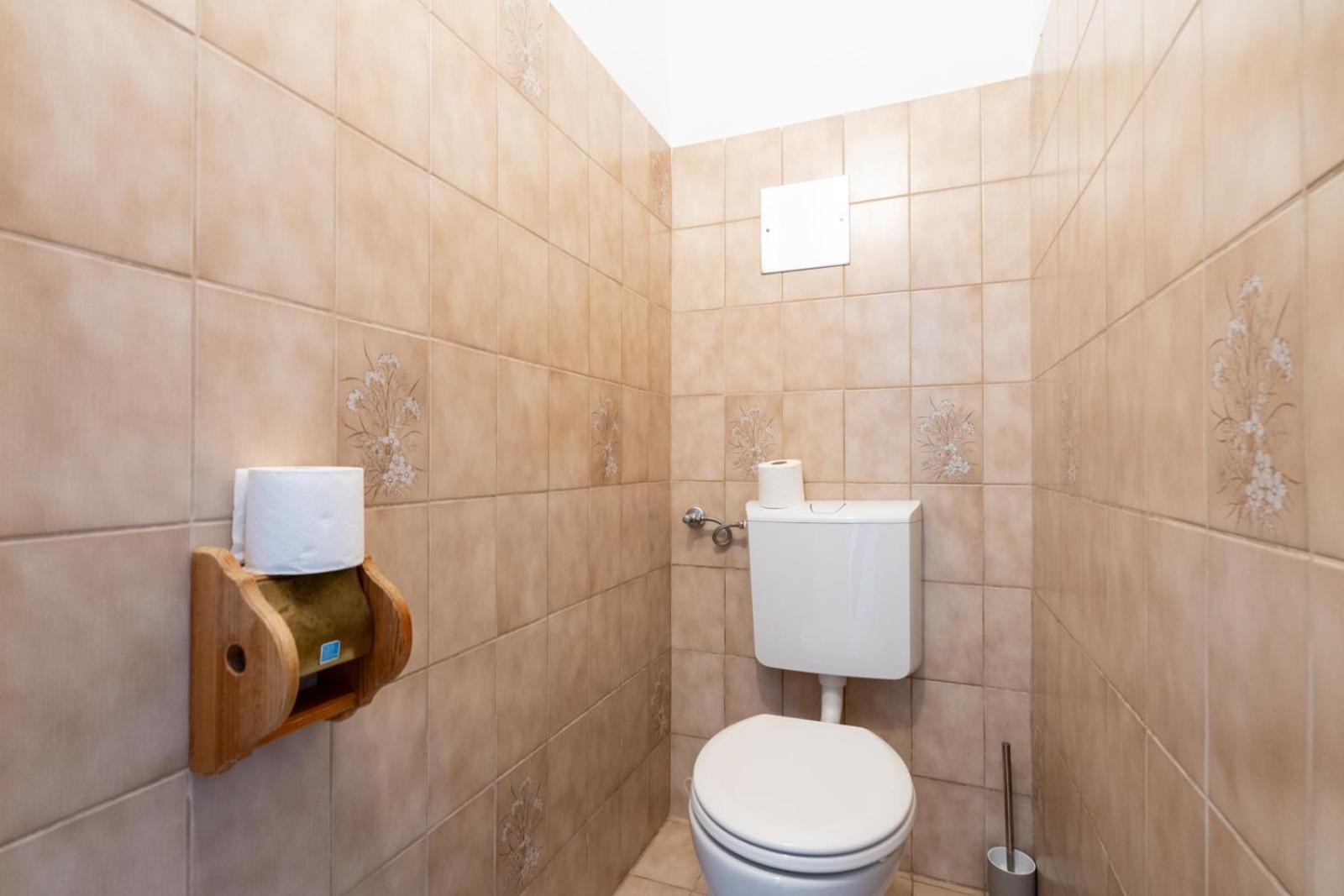 Two Bedrooms - 85 Squaremeters - 4 Min To U6 Dresdner Str Wien