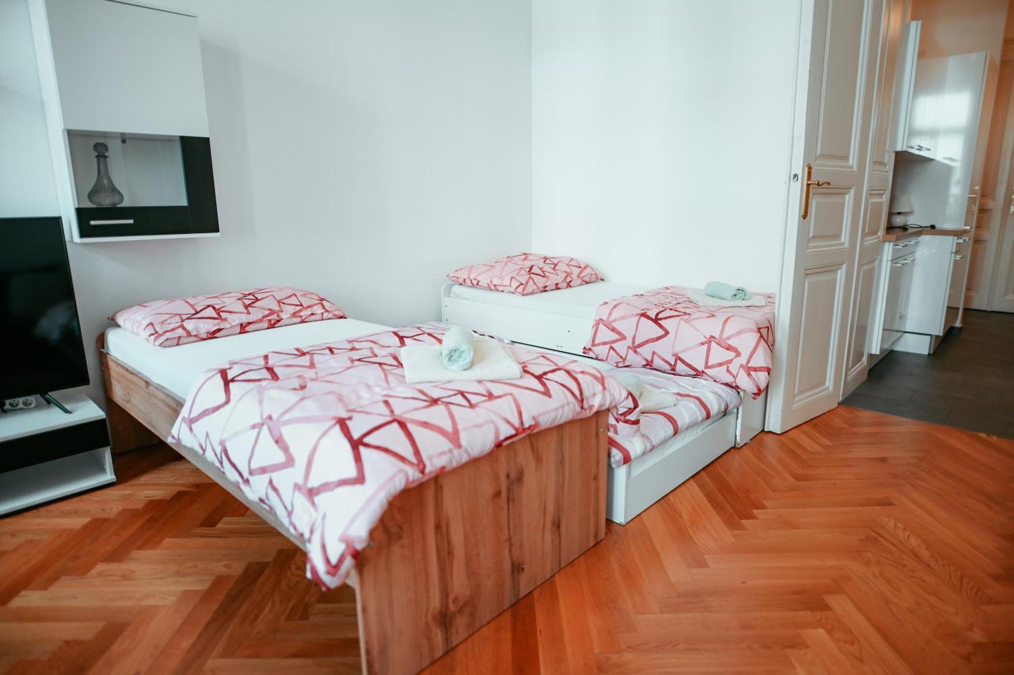 Raimond 12 Viena