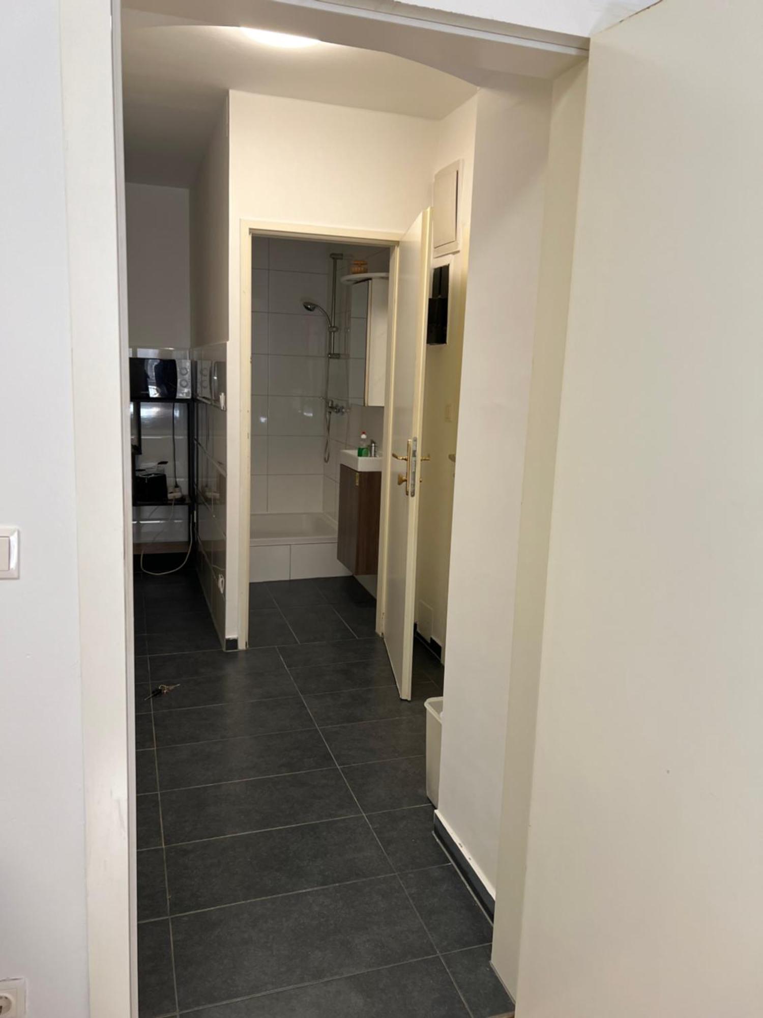4a Simmeriner Hauptstrasse * Viena