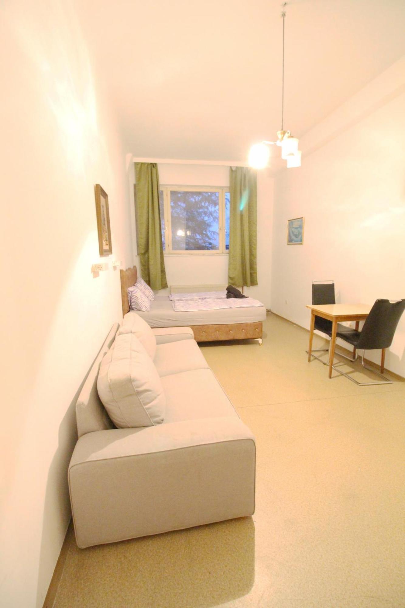 Triple In Hutteldorfer Strasse Area Aparthotel *