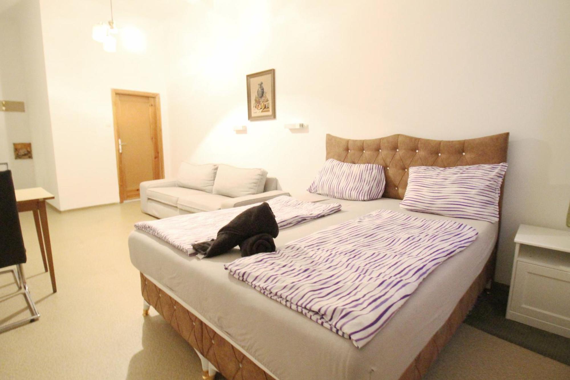 Aparthotel Triple In Hutteldorfer Strasse Area *