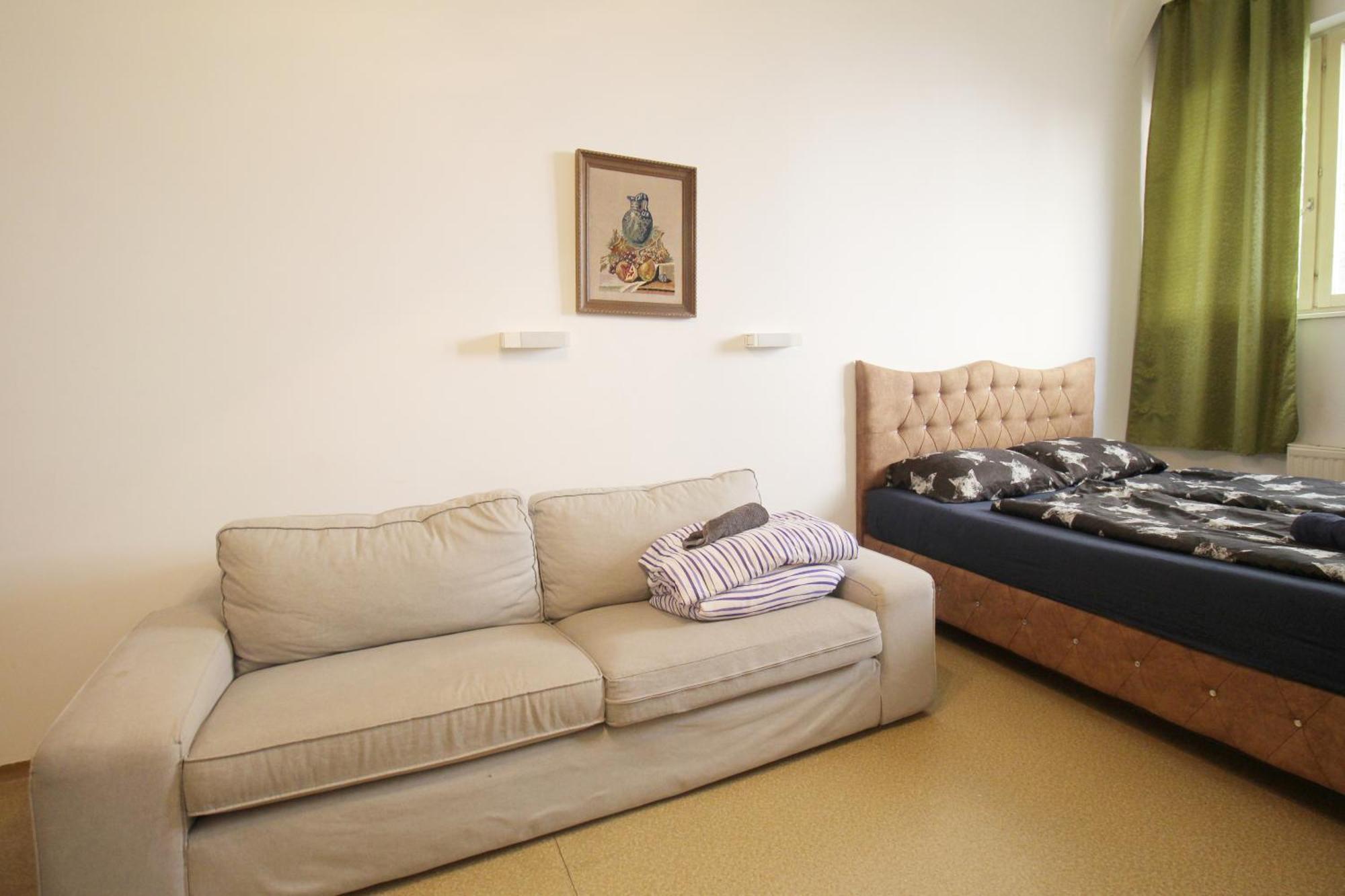 Aparthotel Triple In Hutteldorfer Strasse Area Vienna
