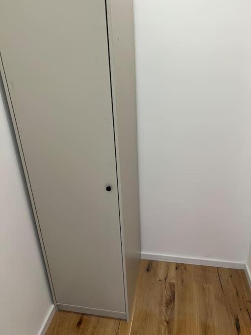 Flat D Apartment *