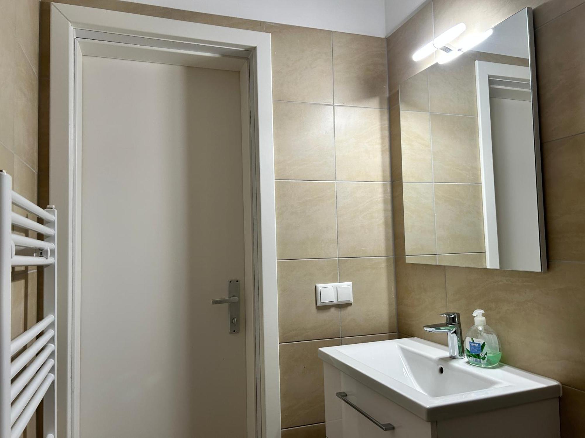 Sunny With Free Parking - 15 Min To Center Apartment Vienna