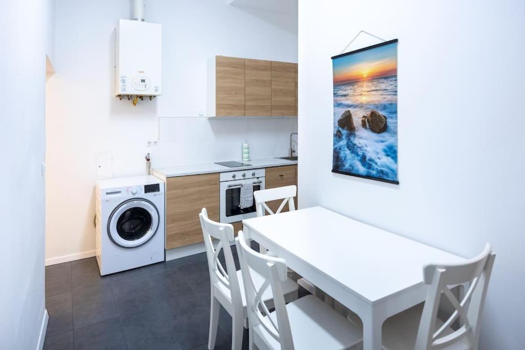 Second District Charming Flat Apartment