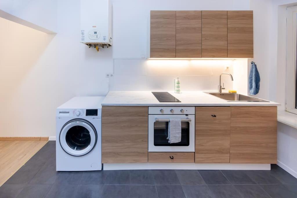 Second District Charming Flat Apartment *