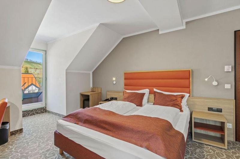 Schild Hotel