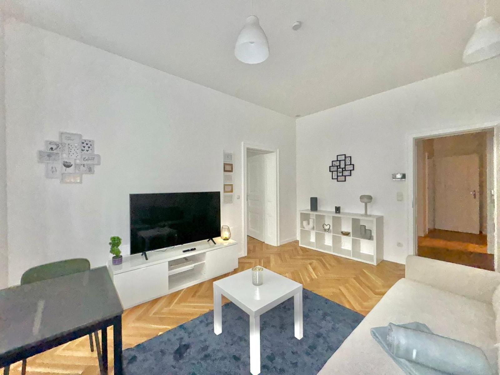 Ar Living & Viena