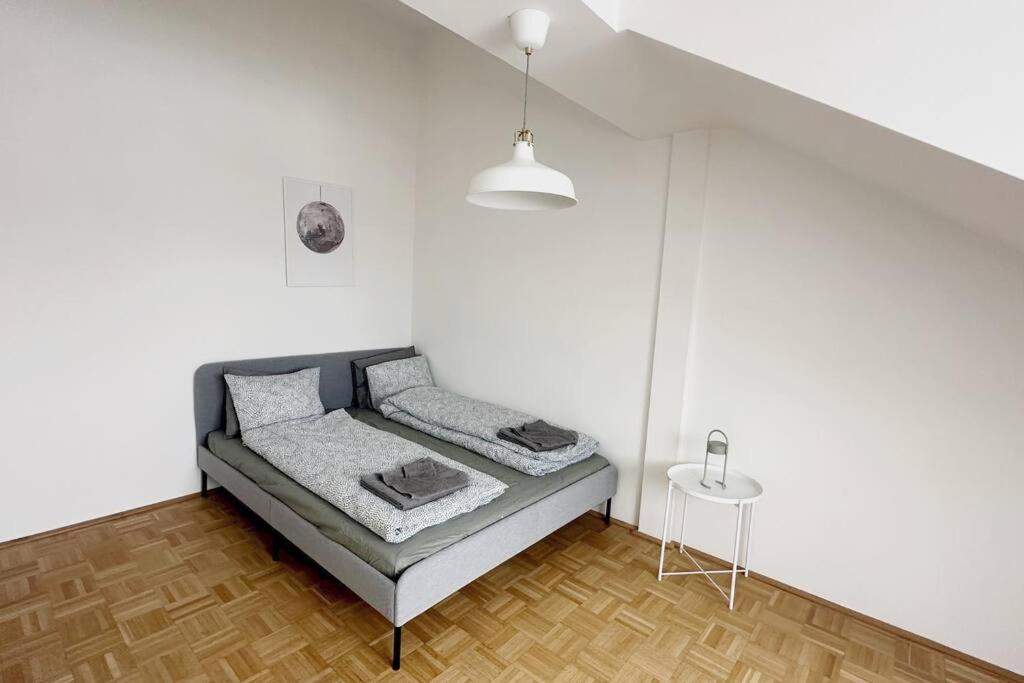 Apartment Cozy & New With Balcony View Vienna