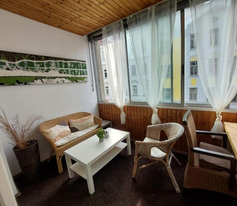 Apartment Modern 3 Bedroom