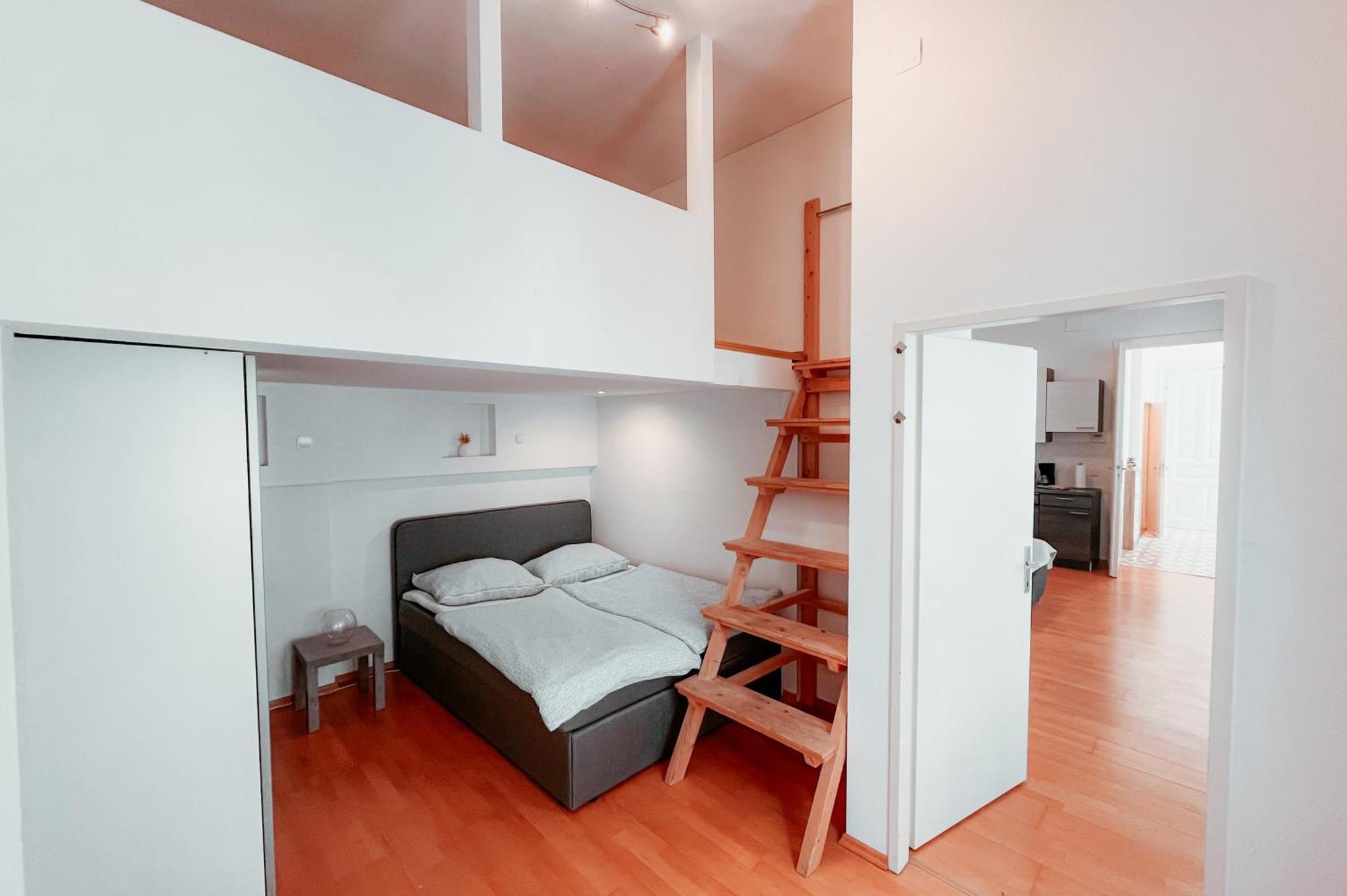 Raimond Ottakringer 10 * Wien