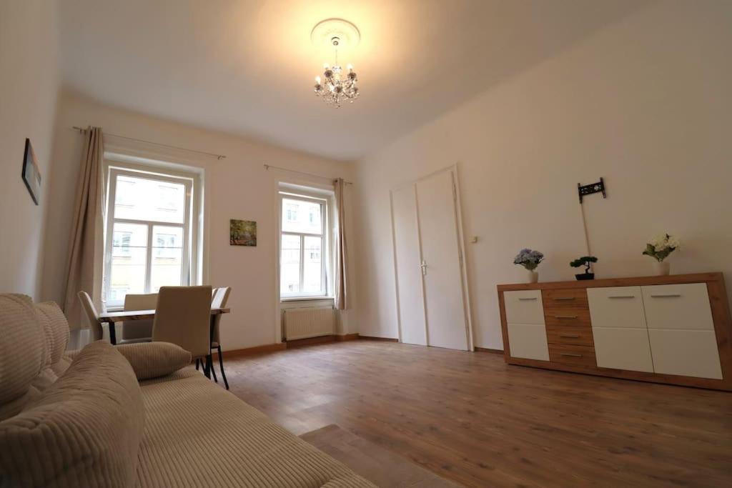 Default Tabor 57 * Vienna