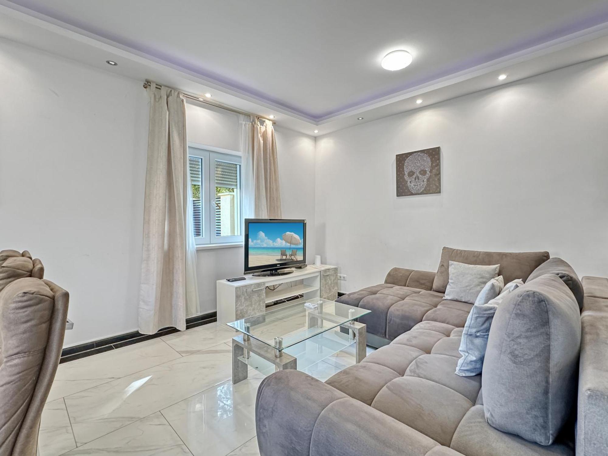 Luxurious In A Quiet Area In
