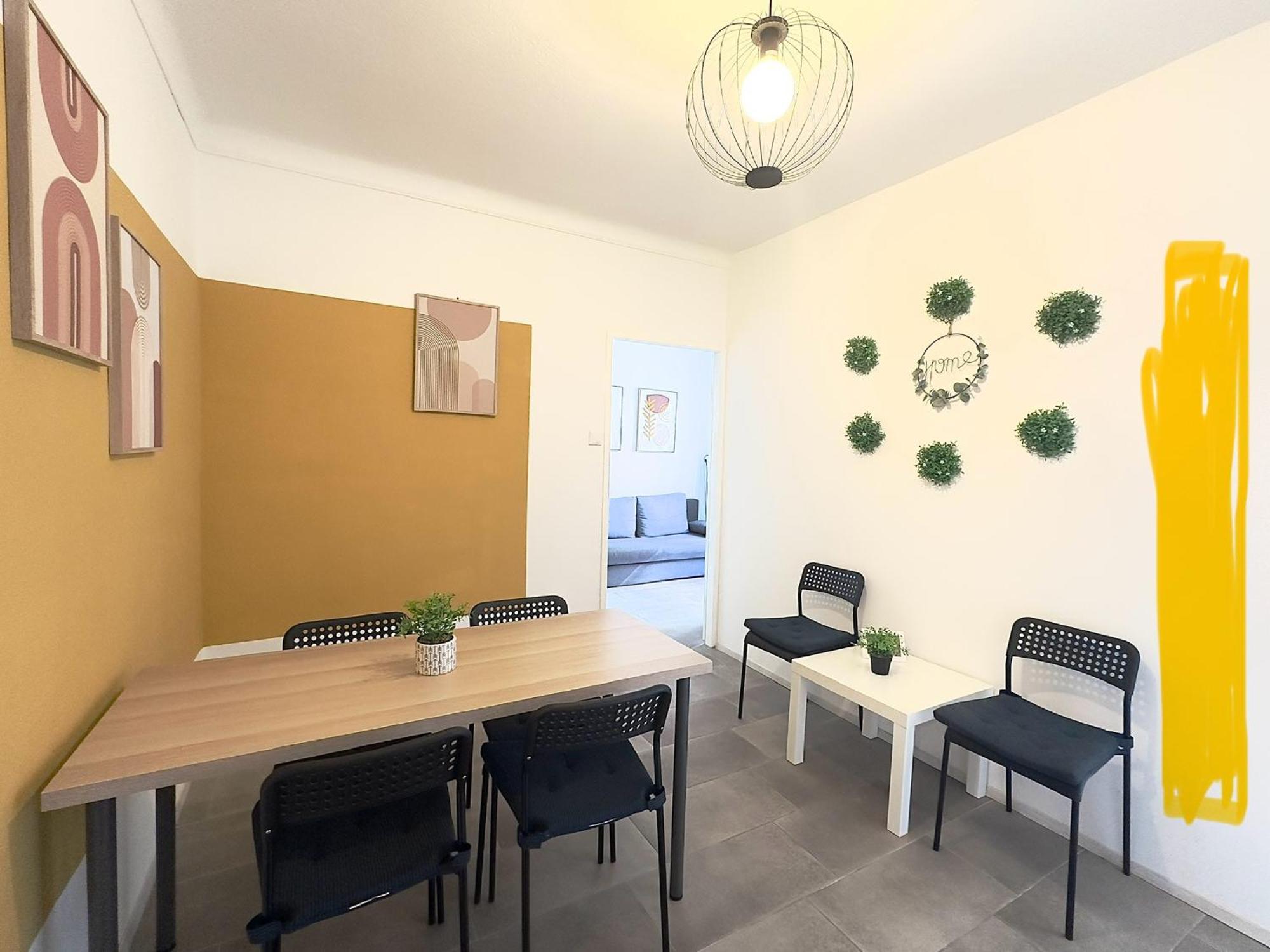 Charming 3 Bedrooms Near Station Apartment Wien