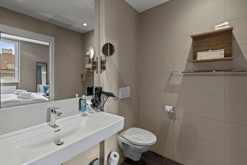 George Hotel