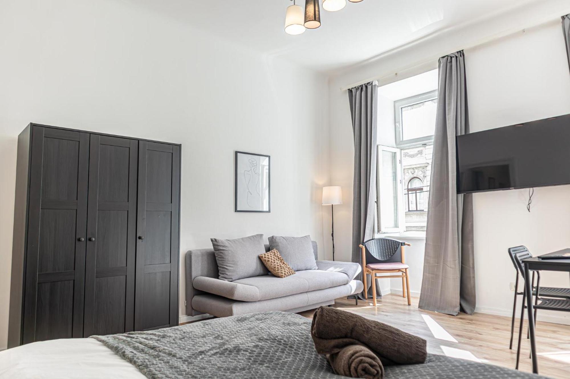 Past Meets Present - 1br Near Westbahnhof Apartment Vienna