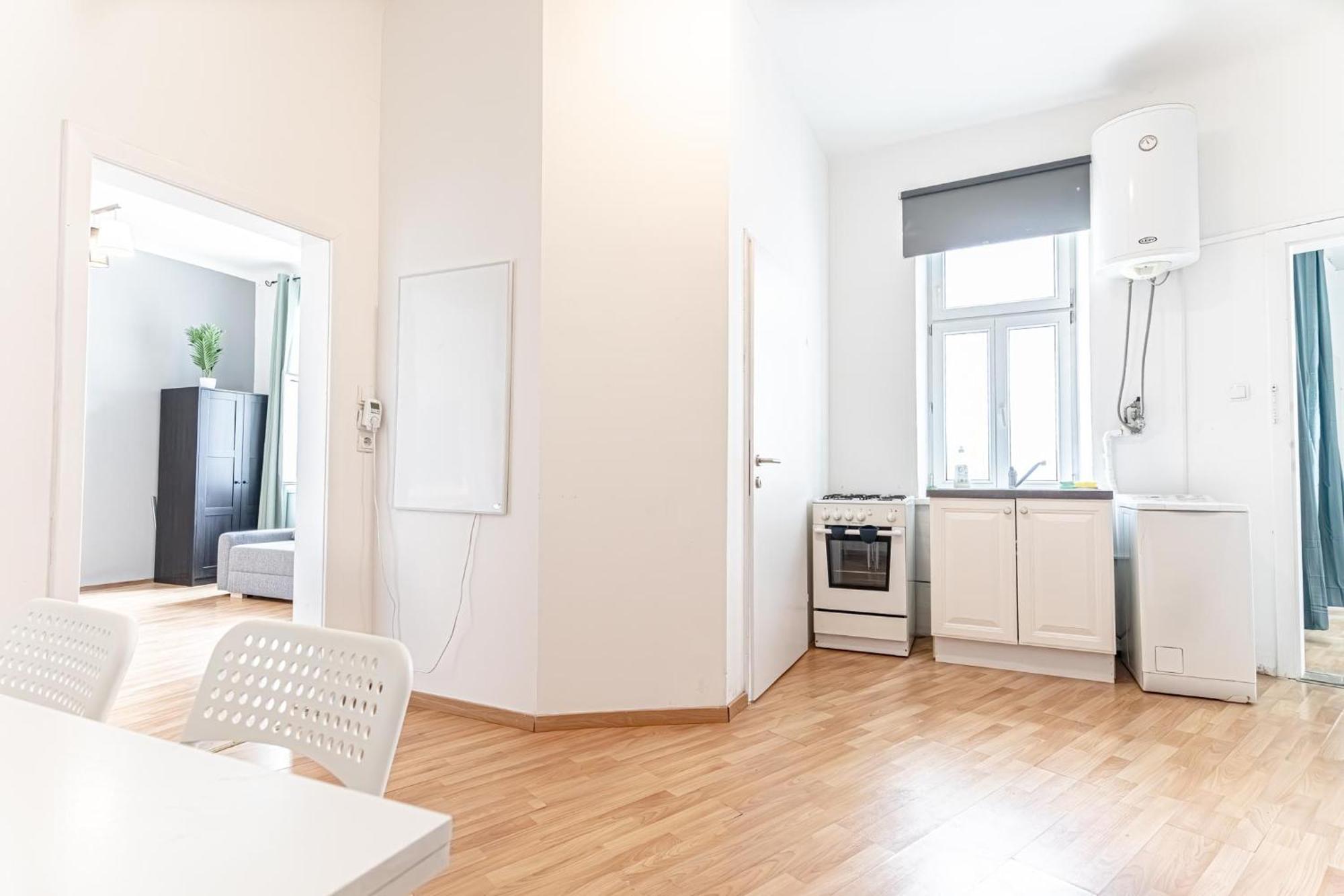 Lovely 1br U3 Proximity & Danube Canal, 3rd District *