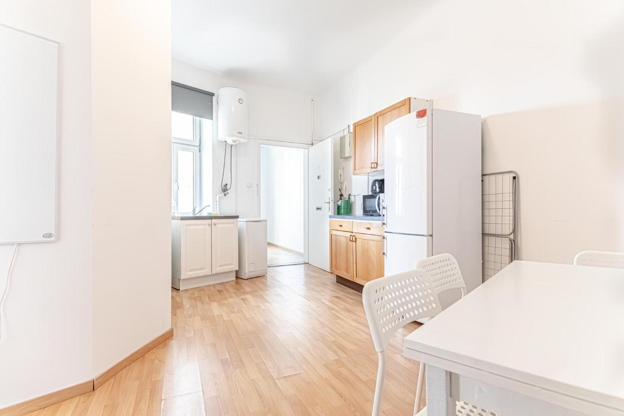 Apartment Lovely 1br U3 Proximity & Danube Canal, 3rd District *