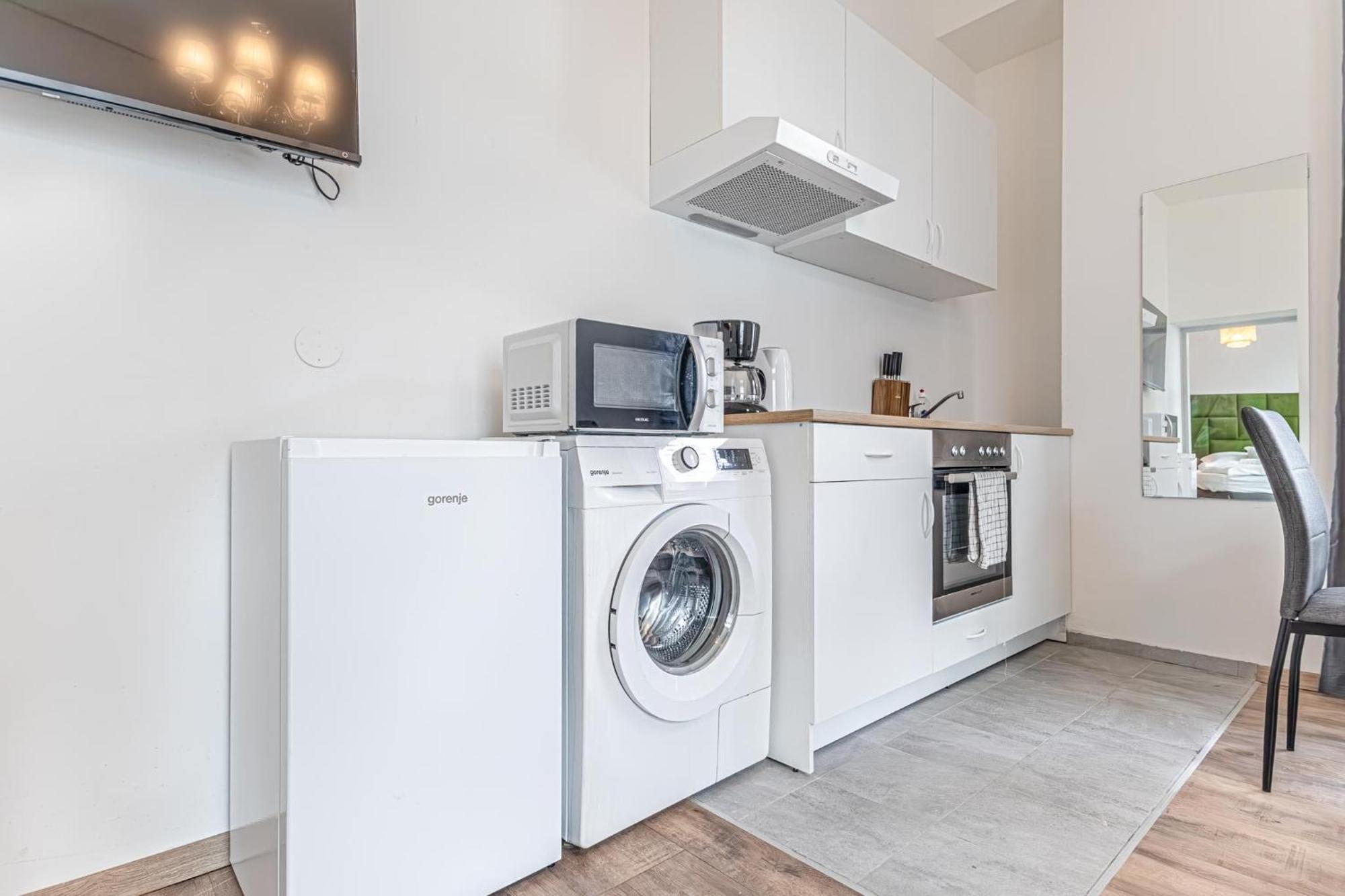 Westbahnhof Kingbed 1br With Ensuite Washer Vienna