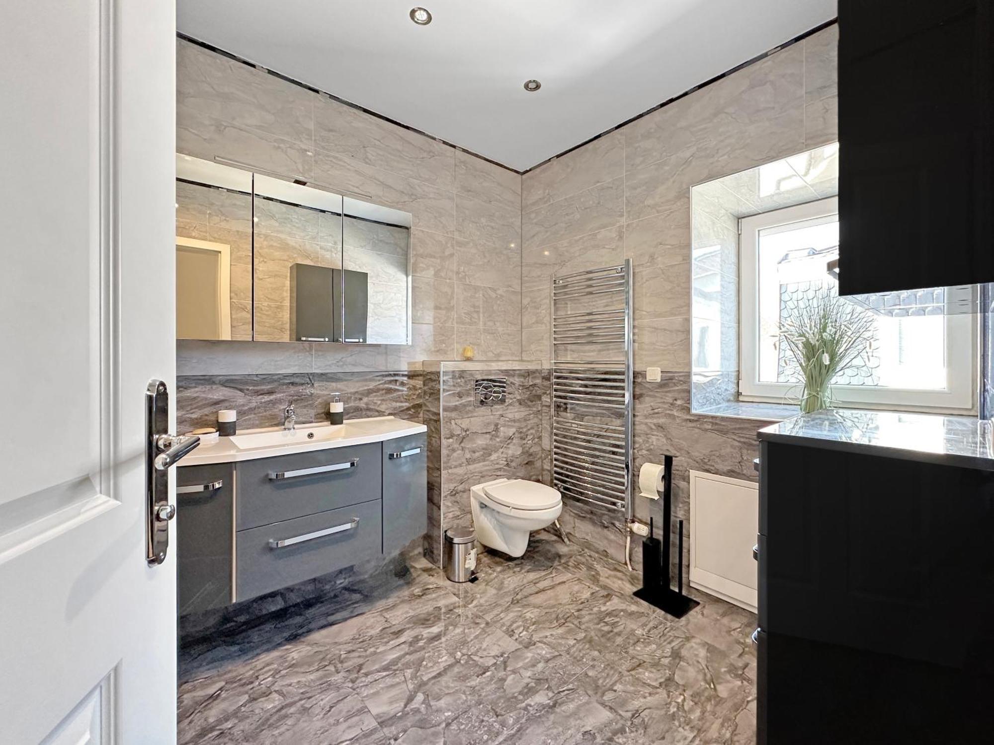 Luxurious In A Quiet Area In
