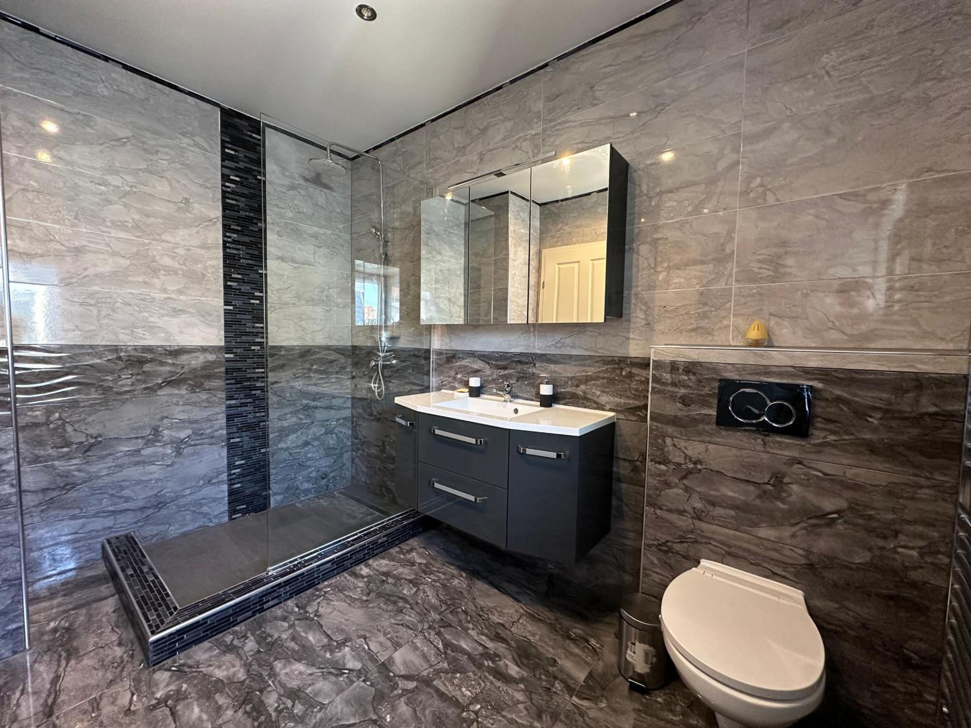 Luxurious In A Quiet Area In