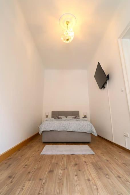 Apartment Default Tabor 57 *