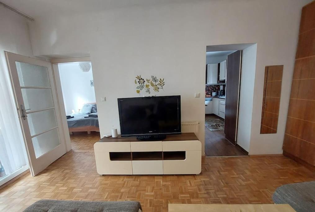 Apartment Modern 3 Bedroom