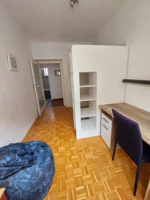 Modern 3 Bedroom Apartment