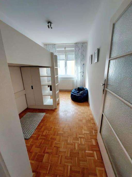 Apartment Modern 3 Bedroom